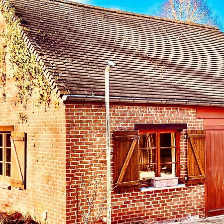 Le Logis Des Chenes, Superbe Bungalow Dans Quartier Residentiel Proche De Namur Wepion ภายนอก รูปภาพ
