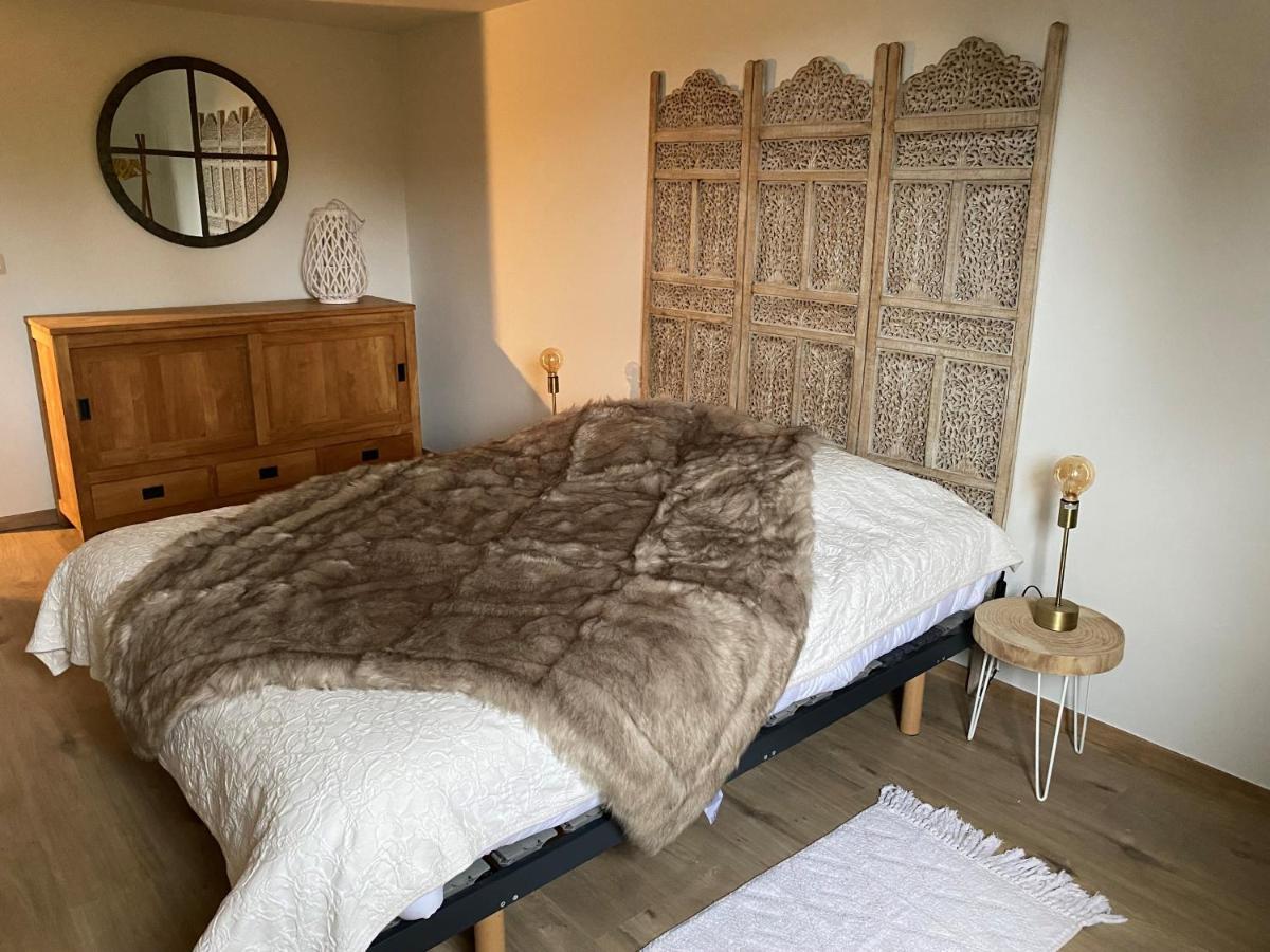 Le Logis Des Chenes, Superbe Bungalow Dans Quartier Residentiel Proche De Namur Wepion ภายนอก รูปภาพ